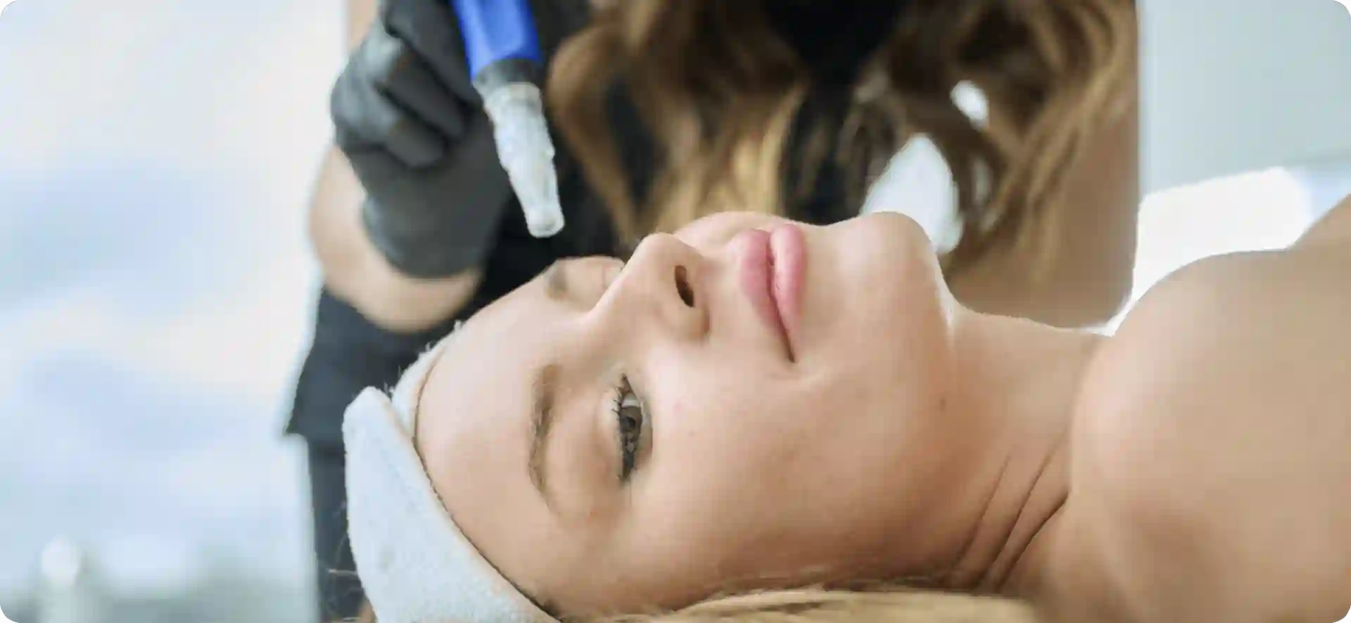 How Do Microneedles Trigger New Collagen and Elastin in Loose Skin Twickenham?